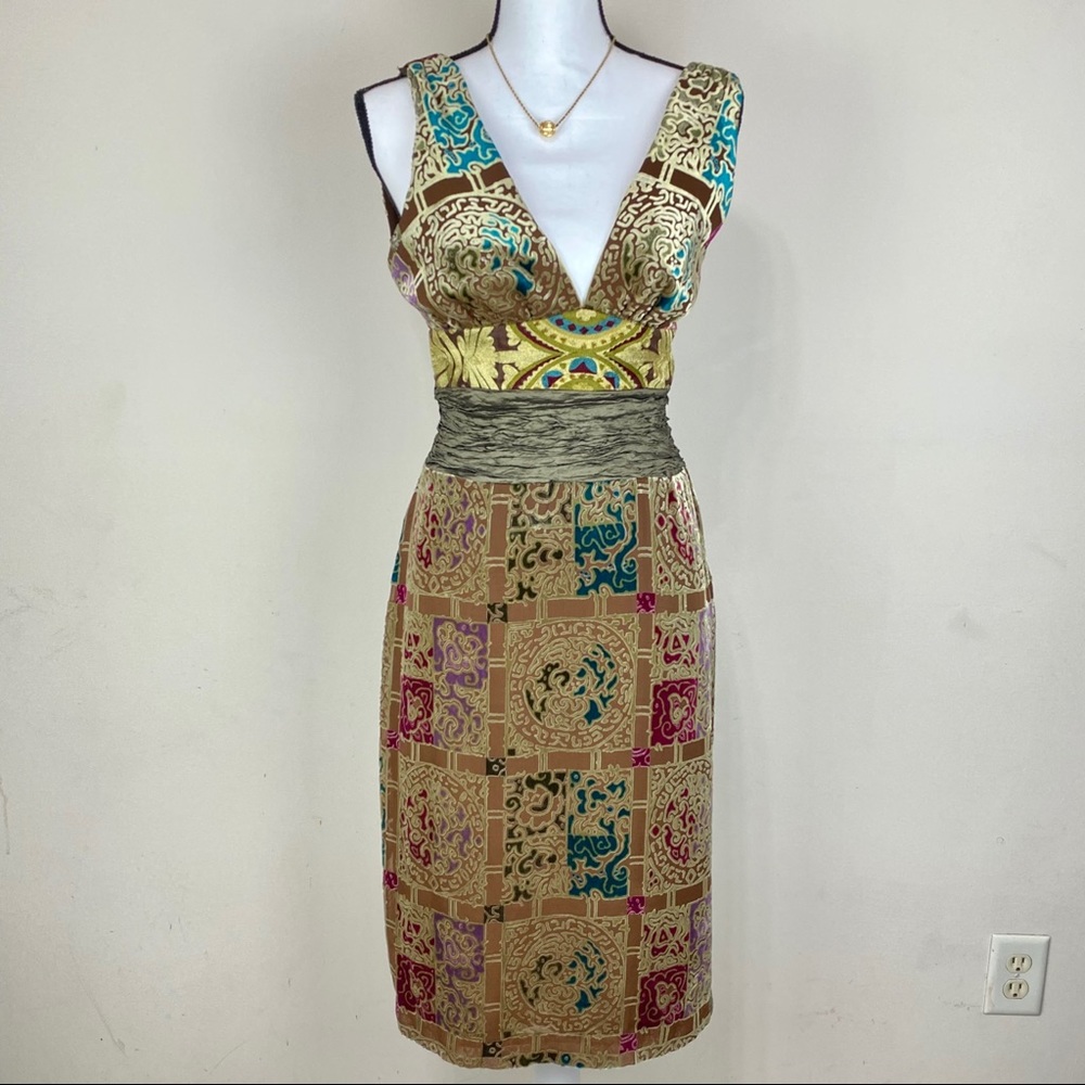 Nicole Miller Collection V shaped neckline dress